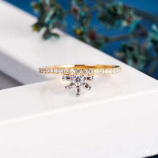Antique Round And Baguette Cut Moissanite Diamond Minimalist Engagement Ring